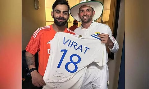 கேசவ் மகாராஜுக்கு தனது ஜெர்சியை பரிசளித்த விராட் கோலி