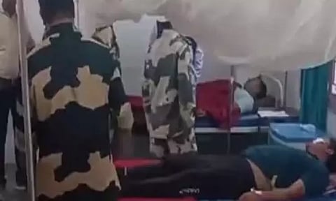 சத்தீஷ்காரில் மினி லாரி கவிழ்ந்து விபத்து: எல்லை பாதுகாப்பு படை வீரர்கள் 17 பேர் காயம்