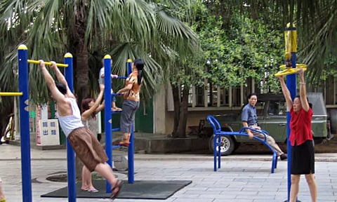 காலை எழுந்ததும் உணவு எதுவும் சாப்பிடாமல் உடற்பயிற்சி செய்யலாமா? உடலுக்கு நல்லதா?