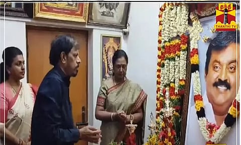 விஜயகாந்த் உருவப்படத்திற்கு நடிகை ரோஜா மலர்தூவி மரியாதை