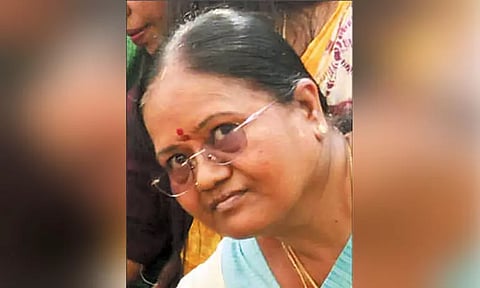 ரூ.24 ஆயிரம் லஞ்சம் வாங்கிய குன்றத்தூர் நகராட்சி பெண் கமிஷனர் கைது