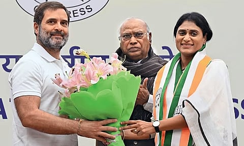 ஆந்திர மாநில காங்கிரஸ் தலைவராக ஒய்.எஸ்.ஷர்மிளா நியமனம்