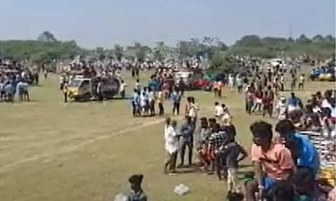 சிவகங்கை, சிராவயலில் நடைபெற்ற மஞ்சுவிரட்டு போட்டியில் 13 வயது சிறுவன் உள்பட இருவர் உயிரிழப்பு