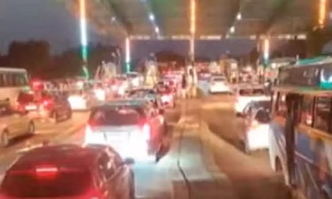 பொங்கல் விடுமுறை முடிந்து சென்னை திரும்பும் மக்கள் - பெருங்களத்தூரில் கடும் போக்குவரத்து நெரிசல்