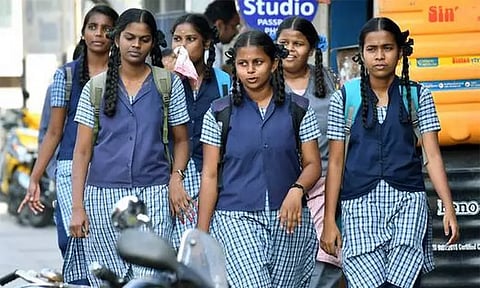 12-ம் வகுப்புக்கு மேல் படிப்பை தொடர ஆண்களை விட பெண்களே அதிக விருப்பம் - ஆய்வில் தகவல்