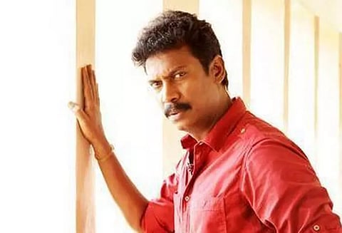 இரு மொழி படத்தில் நடிக்கும் சமுத்திரகனி- வைரலாகும் போஸ்டர்