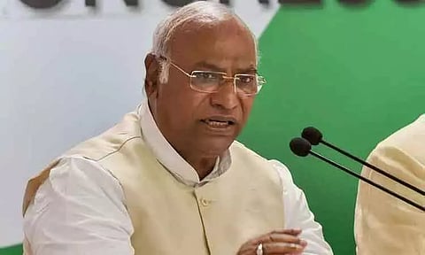 ராகுல் காந்தியின் பாதுகாப்பை உறுதி செய்ய வேண்டும் - அமித்ஷாவுக்கு மல்லிகார்ஜுன கார்கே கடிதம்