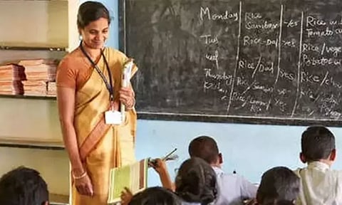 பகுதி நேர ஆசிரியர்களுக்கு ரூ.2,500 ஊதியம் உயர்வு - அரசாணை வெளியீடு
