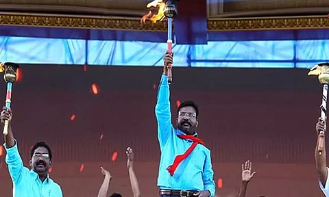 "கவர்னர் பதவியை ஒழித்திடுவோம்!" விசிக மாநாட்டில் தீர்மானம் நிறைவேற்றம்