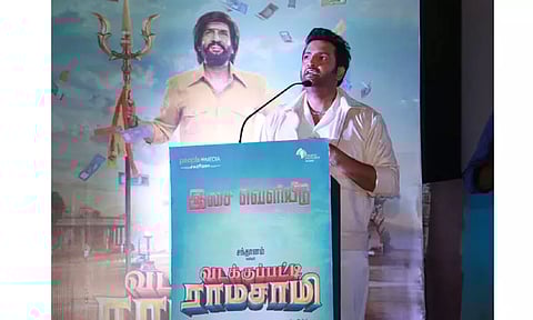 சர்ச்சையை கிளப்பிய ராமசாமி வசனம்.. விளக்கம் அளித்த சந்தானம்