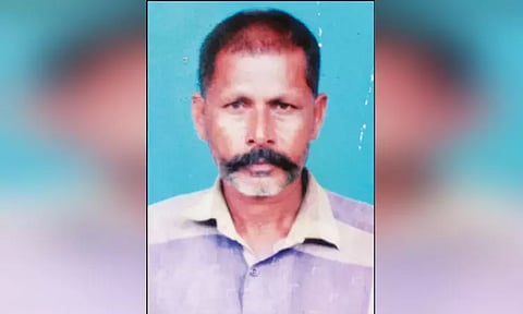 கணவரை மண்வெட்டியால் வெட்டிக்கொன்ற மனைவி - தென்காசியில் பரபரப்பு