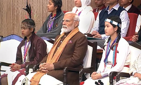 உங்களுடன் போட்டியிடுங்கள்; மற்றவர்களுடன் அல்ல - பிரதமர் மோடி அறிவுரை