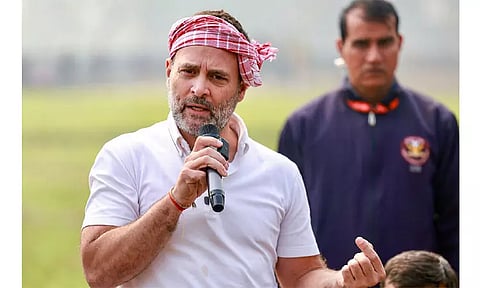 விவசாயிகளிடம் இருந்து நிலம் பறிக்கப்பட்டு தொழில் அதிபர்களுக்கு பரிசாக வழங்கப்படுகிறது - ராகுல்காந்தி குற்றச்சாட்டு