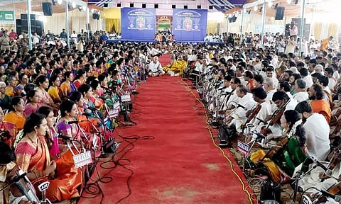 தியாகராஜர் ஆராதனை விழா.. பஞ்சரத்ன கீர்த்தனைகள் பாடி இசை அஞ்சலி செலுத்திய கலைஞர்கள்