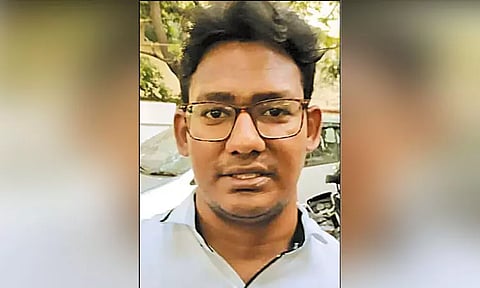 வாடகை வீட்டின் படுக்கை அறையில் கேமரா: பெண்ணை ஆபாசமாக வீடியோ எடுத்த உரிமையாளரின் மகன்...