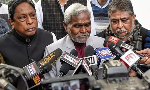 ஜார்க்கண்ட் புதிய அரசு விரைவில் பதவியேற்பு... கவர்னரின் அழைப்புக்காக காத்திருக்கும் சம்பாய் சோரன்