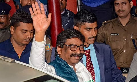 ஒருநாள் நீதிமன்ற காவலில் வைக்கப்பட்டார் ஹேமந்த் சோரன்