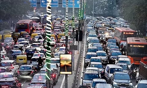 ஆம் ஆத்மி, பா.ஜனதா போராட்டத்தால் டெல்லியில் போக்குவரத்து பாதிப்பு