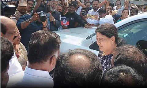 நாடாளுமன்ற தேர்தலில் இணைந்து செயல்பட வாய்ப்பு? - ஓ.பன்னீர் செல்வத்தை சந்தித்த சசிகலா பரபரப்பு பேட்டி