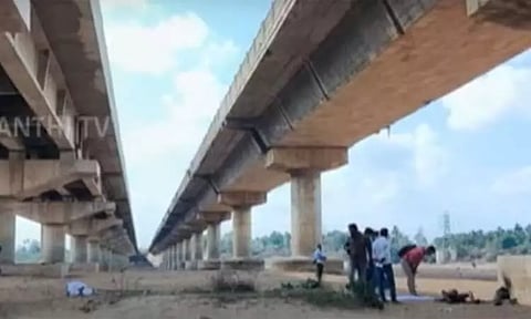 எரிந்த நிலையில் கிடந்த பெண் சடலம் - திருச்சியை பரபரப்பாக்கிய சம்பவம்