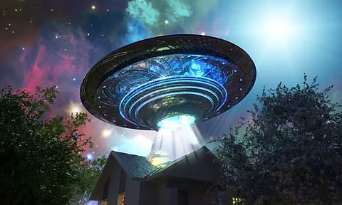 விரைவில் எதிர்பார்க்கலாம்...!! வேற்று கிரகவாசிகள் 2 பேருடன் 3 மாதங்கள் பழகிய விமானியின் திகில் அனுபவம்