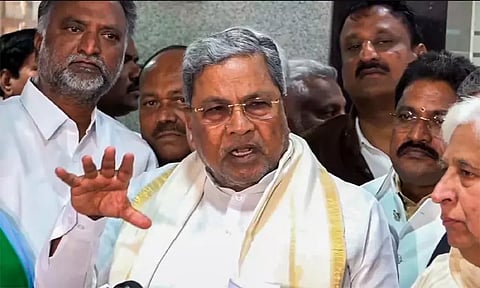 டெல்லி:மத்திய அரசை கண்டித்து கர்நாடகா முதல்-மந்திரி போராட்டம்