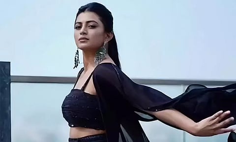 ஆம்பளைக்கும் பொம்பளைக்கும் என்ன வித்தியாசம் - 'கயல்' ஆனந்தியின் மங்கை டிரைலர் வைரல்