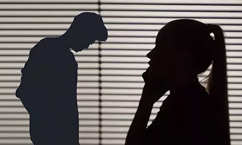 உல்லாசத்துக்கு வீட்டிற்கு அழைத்த இளம்பெண்.. நேரில் சென்ற என்ஜினீயருக்கு காத்திருந்த அதிர்ச்சி