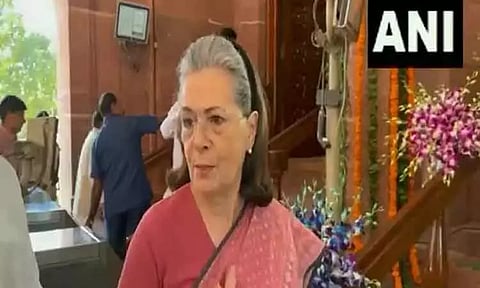 முன்னாள் பிரதமர்கள் உள்ளிட்ட 3 பேருக்கு பாரத ரத்னா விருது அறிவிப்பு - சோனியா காந்தி வரவேற்பு