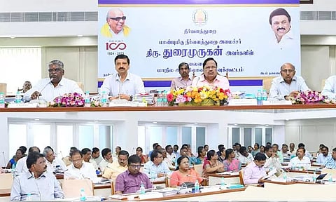 வெள்ள சீரமைப்பு பணிகளை விரைந்து முடித்திட அமைச்சர் துரைமுருகன் அறிவுறுத்தல்