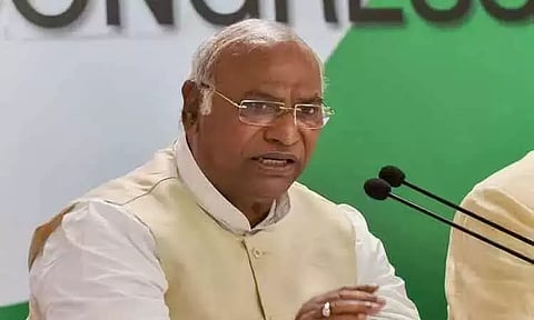 விவசாயிகளின் குரலை ஒடுக்க முயல்கிறது மோடி அரசு - மல்லிகார்ஜுன கார்கே கண்டனம்