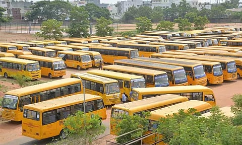 பள்ளி வாகனங்களுக்கு விரைவில் வழிகாட்டு நெறிமுறைகள்: போக்குவரத்து ஆணையர் அறிவிப்பு