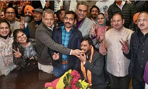 தேர்தல் தொடர்பாக சுப்ரீம் கோர்ட்டில் இன்று விசாரணை: சண்டிகார் மேயர் பதவியை ராஜினாமா செய்தார் மனோஜ்