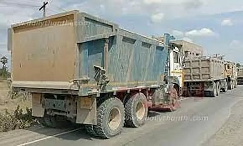 கன்னியாகுமரி மாவட்டத்தில் கனிம வளங்கள் ஏற்றிச் செல்லும் கனரக வாகனங்களுக்கு கட்டுப்பாடு - மாவட்ட கலெக்டர் அறிவிப்பு