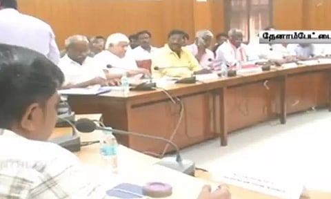 போக்குவரத்து தொழிற்சங்கங்களுடன் முத்தரப்பு பேச்சுவார்த்தை தொடங்கியது