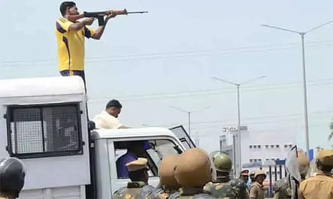 தூத்துக்குடி துப்பாக்கிச்சூடு சம்பவம்; சி.பி.ஐ. மேல்விசாரணை நடத்தி வருகிறது - ஐகோர்ட்டில் தமிழக அரசு தகவல்