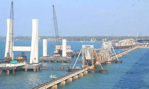 பாம்பன் புதிய பாலத்தில் ரெயில் போக்குவரத்து எப்போது? - ரெயில்வே வாரிய தலைவர் தகவல்