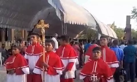 கச்சத்தீவு அந்தோணியார் ஆலய திருவிழா கொடியேற்றத்துடன் தொடக்கம் - இந்தியர்கள் புறக்கணிப்பு