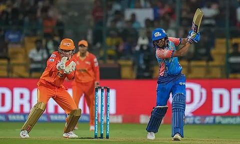 பெண்கள் பிரீமியர் லீக்: குஜராத்தை வீழ்த்தி மும்பை அபார வெற்றி