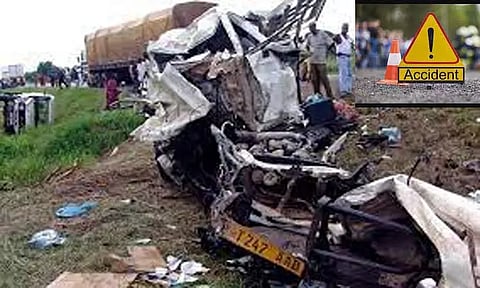 தான்சானியாவில் நடந்த சாலை விபத்தில் 7 வெளிநாட்டு தன்னார்வ ஆசிரியர்கள் உள்பட 25 பேர் உயிரிழந்தனர்