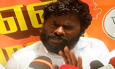 பா.ஜ.க.- அ.தி.மு.க போர்: மாறி மாறி கட்சி தாவும் பிரமுகர்கள்? அண்ணாமலை சொன்ன முக்கிய தகவல்