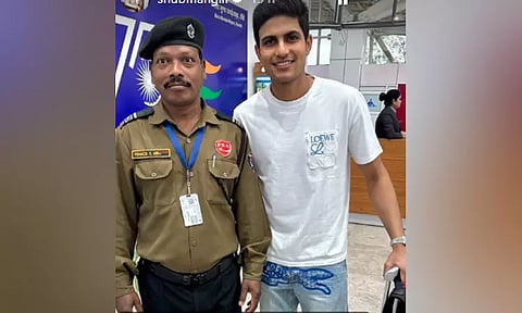 ராஞ்சி விமான நிலையத்தில் பாதுகாவலரை சந்தித்து பேசிய கில்... யார் அவர்?