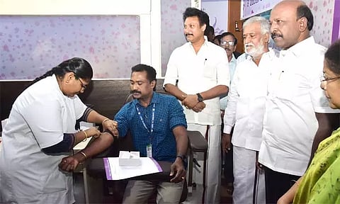 பள்ளிக்கல்வித்துறை சார்பில் 1.6 லட்சம் ஆசிரியர்களுக்கு மருத்துவ பரிசோதனை முகாம்