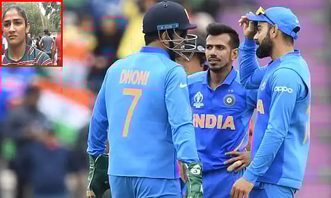 பிரபல இந்திய கிரிக்கெட் வீரரை தோளில் தூக்கிச் சுற்றிய மல்யுத்த வீராங்கனை.. வீடியோ வைரல்