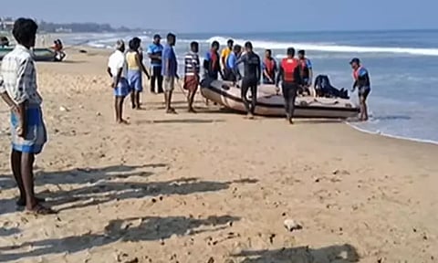 மாமல்லபுரம் கடல் அலையில் சிக்கி மாயமான மேலும் 3 மாணவர்களின் உடல்கள் மீட்பு