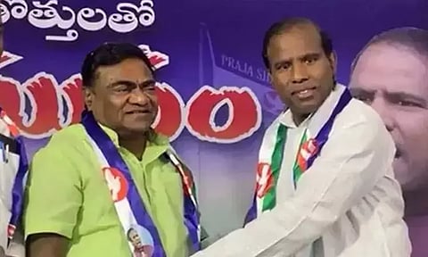 பிரஜா சாந்தி கட்சியில் இணைந்த தெலுங்கு பட நடிகர் பாபு மோகன்