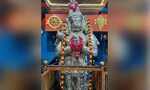 சுசீந்திரம் தாணுமாலய சாமி கோவிலில் ஆஞ்சநேயருக்கு வெள்ளிஅங்கி சார்த்தி சிறப்பு வழிபாடு - திரளான பக்தர்கள் சாமி தரிசனம்