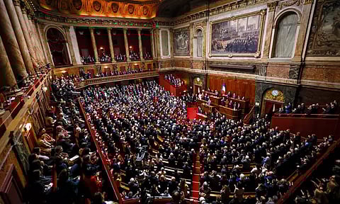 அரசியல் அமைப்பில் கருக்கலைப்பு உரிமையை வழங்கிய முதல் நாடாக மாறிய பிரான்ஸ்