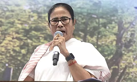 "இன்று காலை 10 மணிக்கு முக்கியமான ஒன்றை அறிவிப்பேன்.." - மம்தா பானர்ஜி