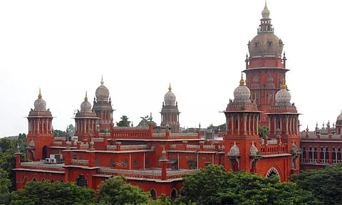 பா.ஜனதாவுக்கு தாமரை சின்னம் ஒதுக்கியதை எதிர்த்து வழக்கு: ஐகோர்ட்டு அதிரடி